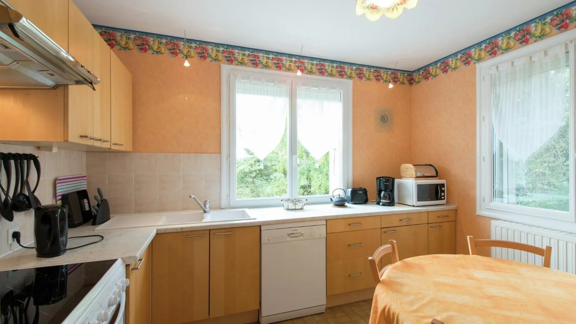 Holiday home Modern Vacation Home With Private Garden, Cleaning Included Bathernay