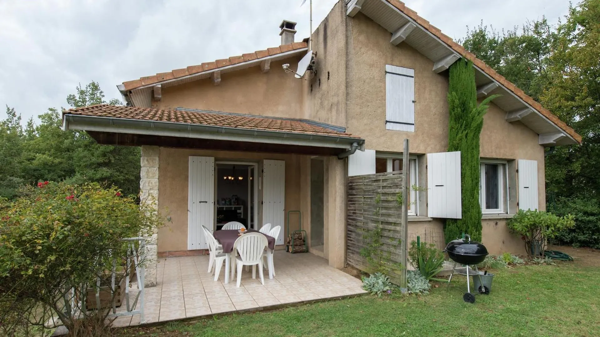 Modern Vacation Home With Private Garden, Cleaning Included Bathernay 0*,  France