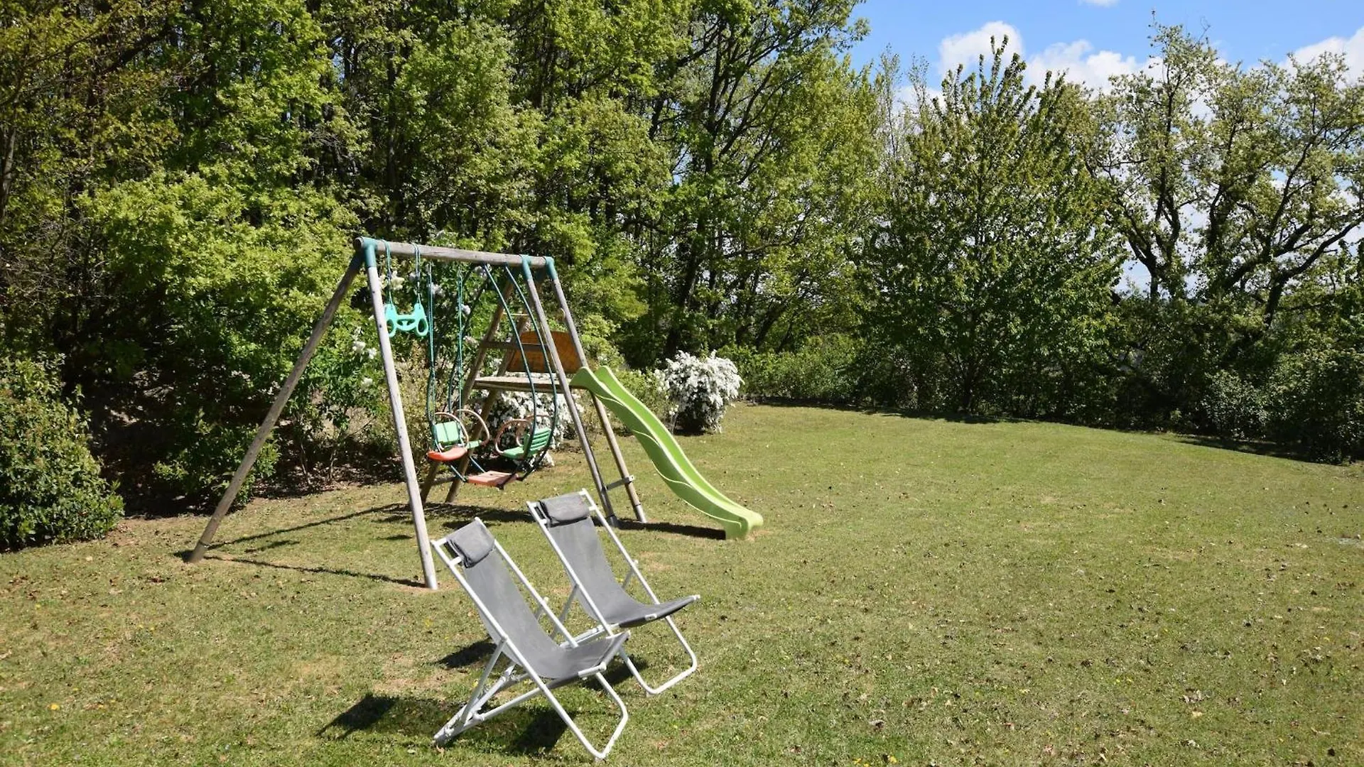 Holiday home Modern Vacation Home With Private Garden, Cleaning Included Bathernay France